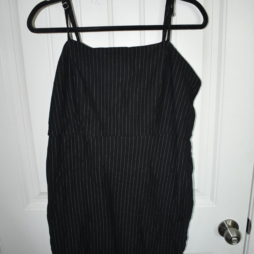 🖤🤍 Forever 21 Black & White Pinstripe Dress 🖤🤍